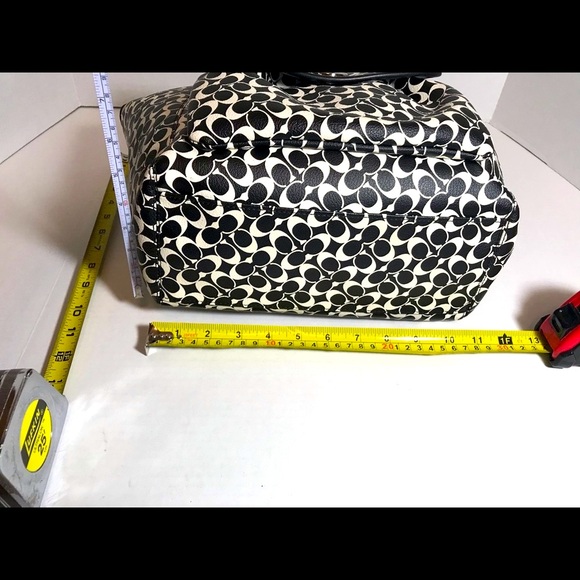 Coach Black and White Logo Tote Looks Brand new! - Picture 4 of 9